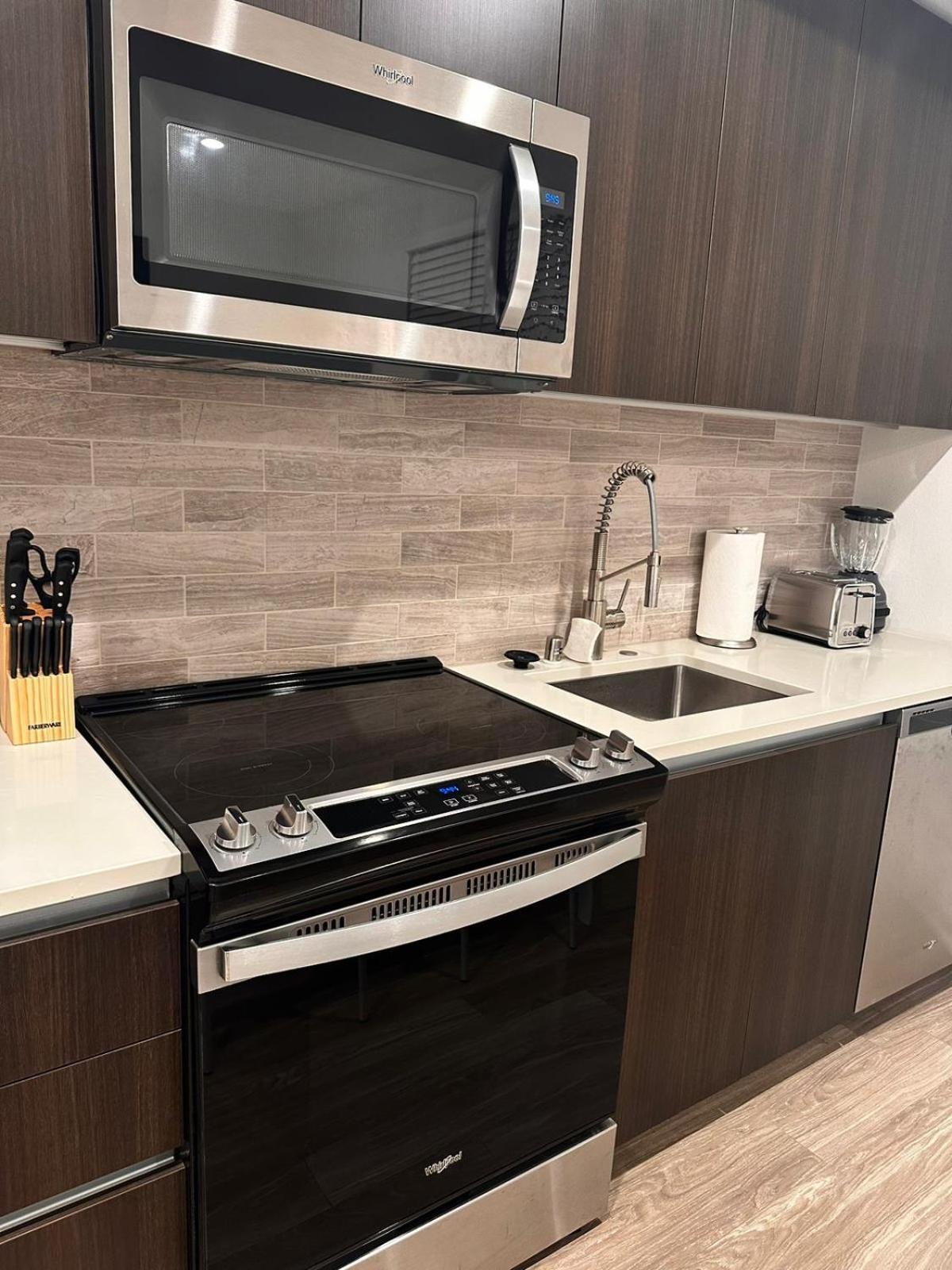 Cozy One Bedroom & Loft Sunset Free Off Site Parking And Wifi Los Angeles Exterior photo