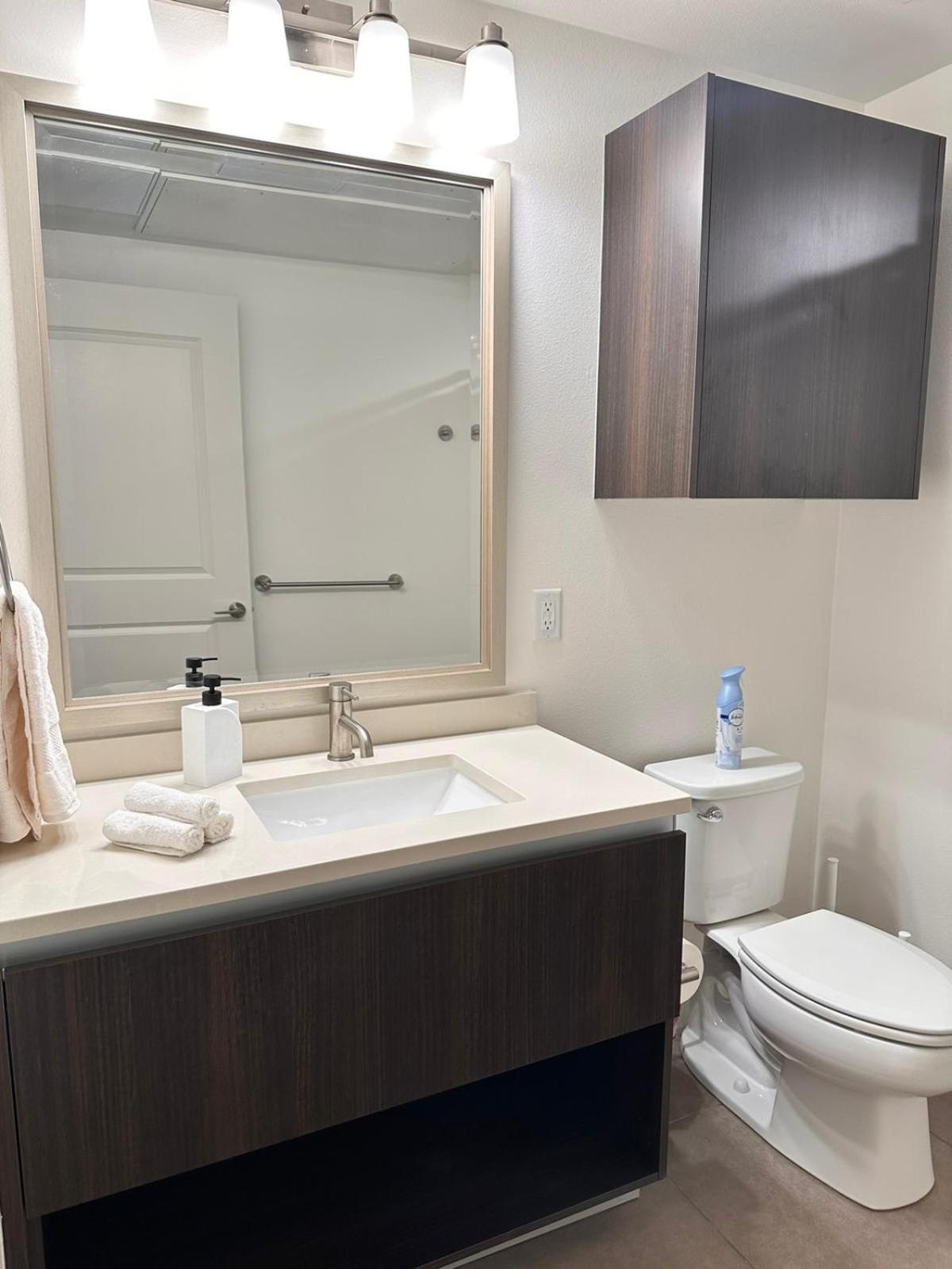 Cozy One Bedroom & Loft Sunset Free Off Site Parking And Wifi Los Angeles Exterior photo