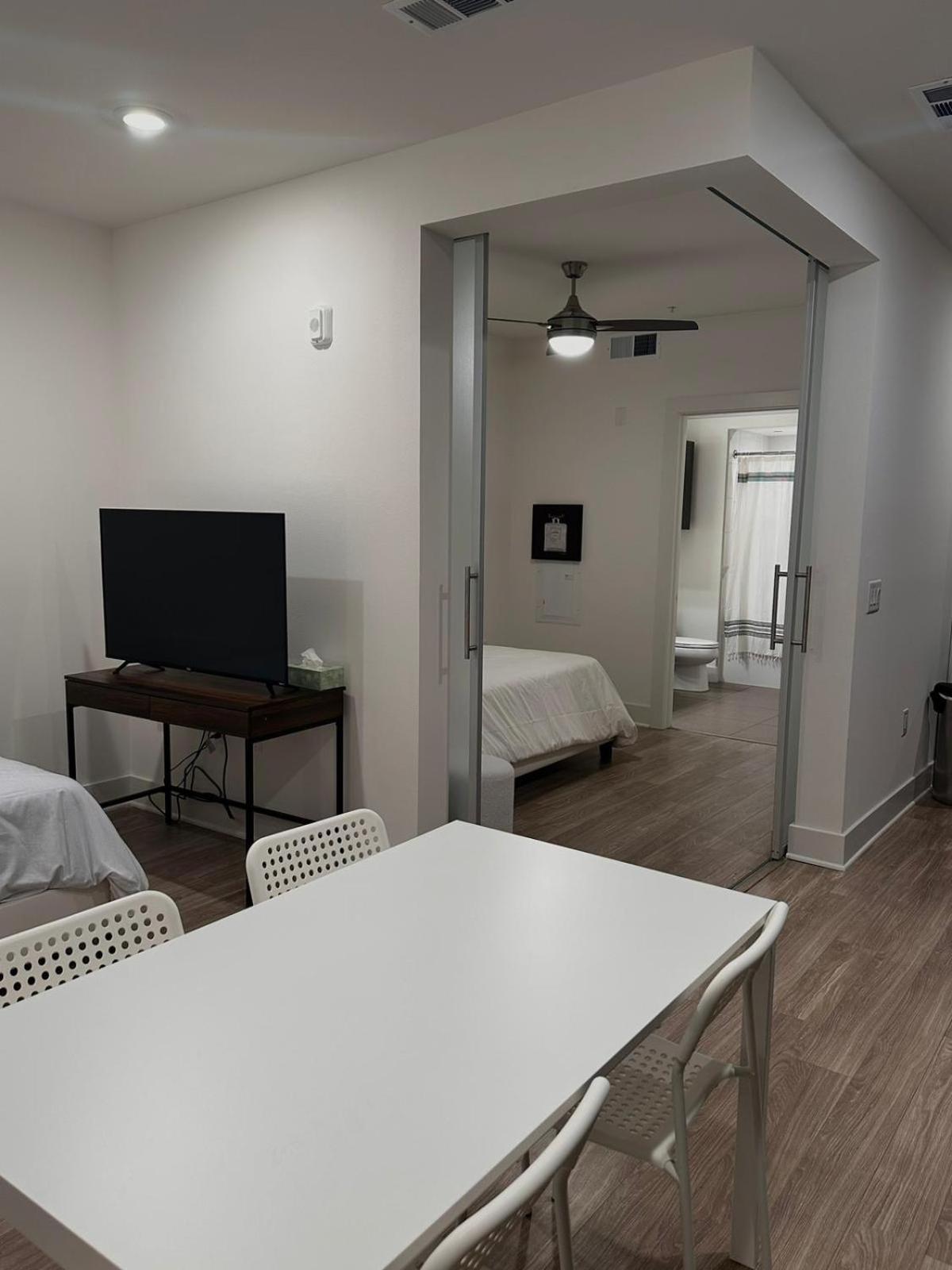 Cozy One Bedroom & Loft Sunset Free Off Site Parking And Wifi Los Angeles Exterior photo