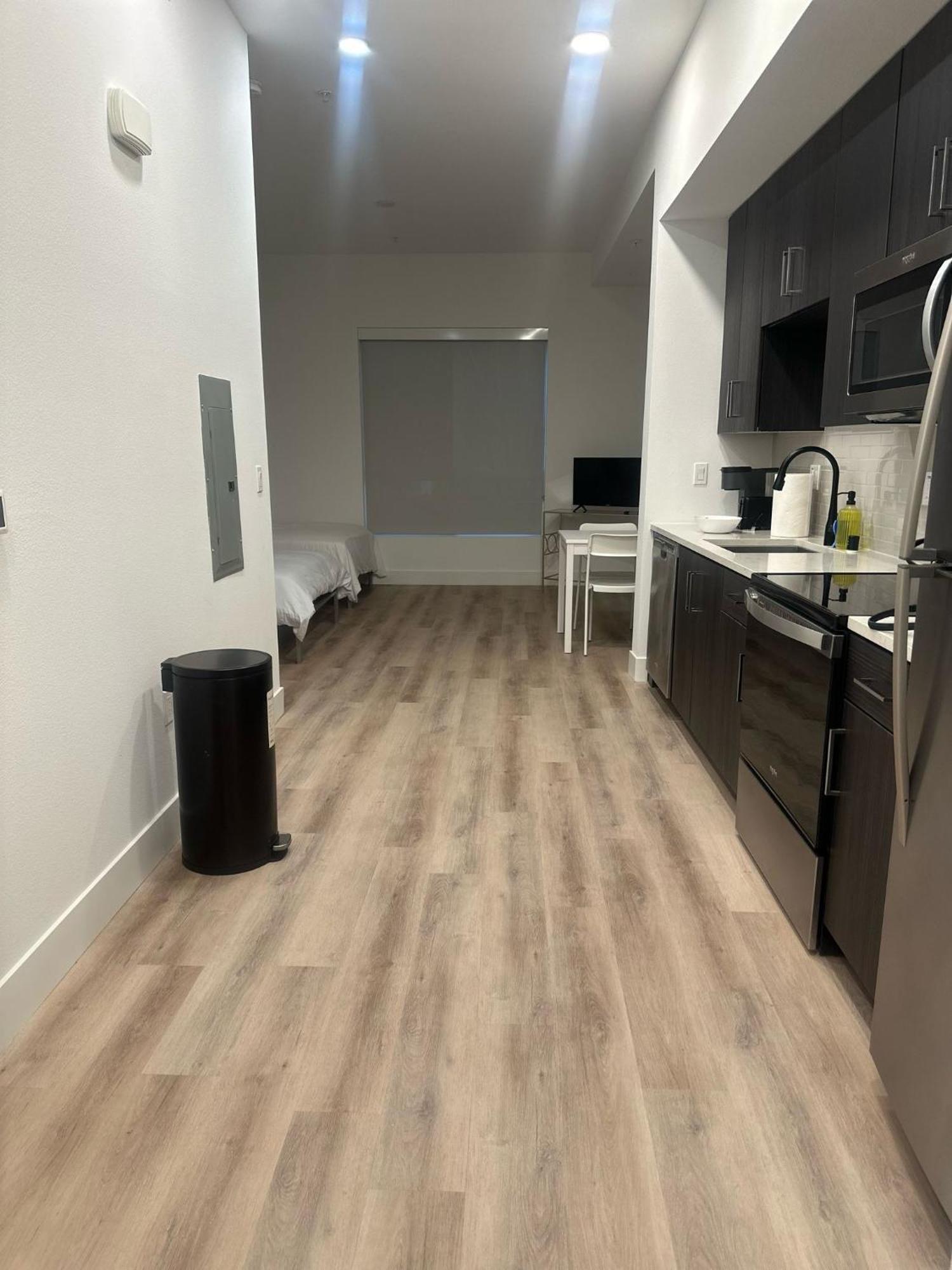 Cozy One Bedroom & Loft Sunset Free Off Site Parking And Wifi Los Angeles Exterior photo