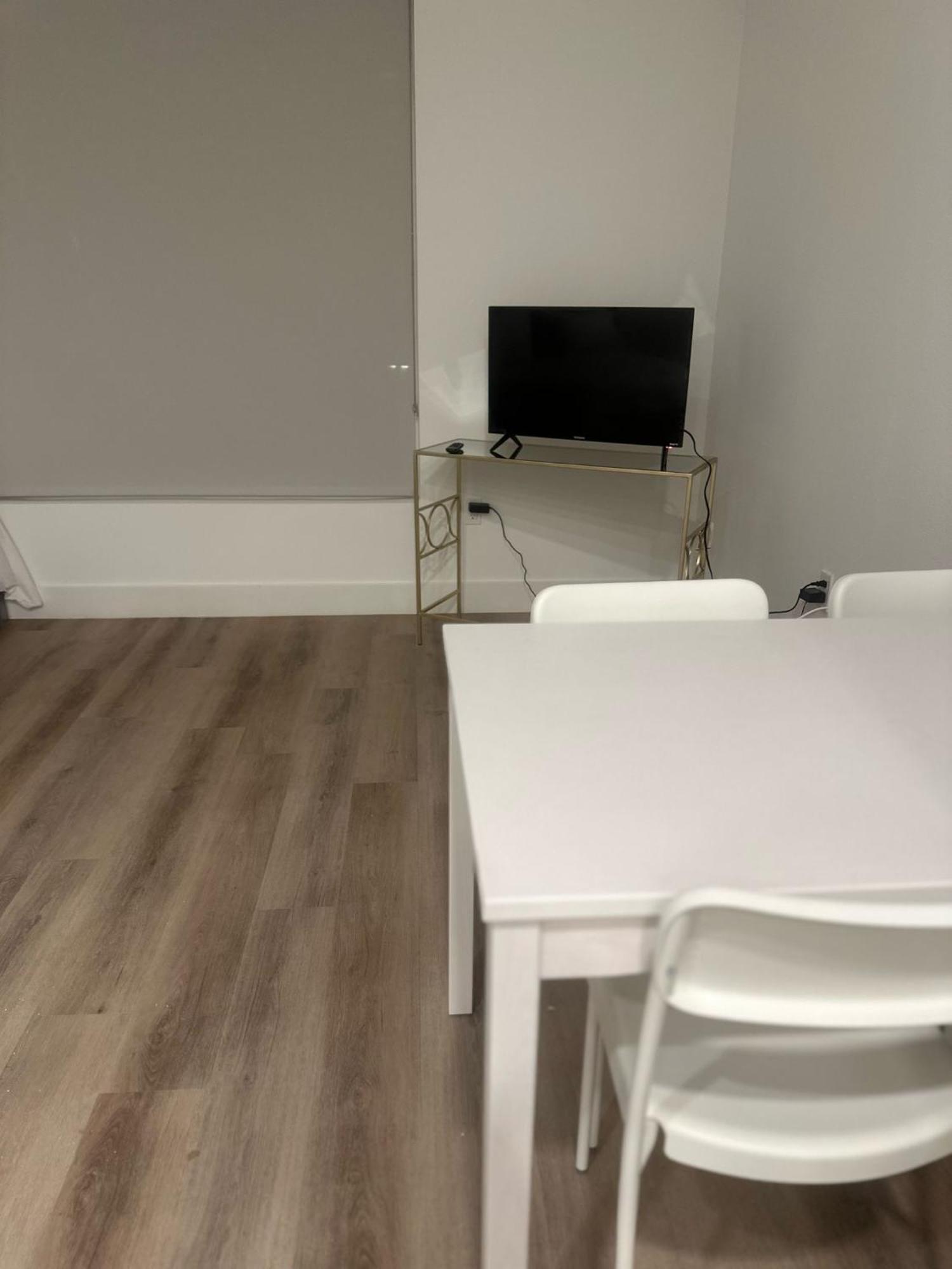 Cozy One Bedroom & Loft Sunset Free Off Site Parking And Wifi Los Angeles Exterior photo